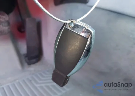 2000 Mercedes-Benz E 320 from USA, damaged, VIN WDBJF65J4YB130899